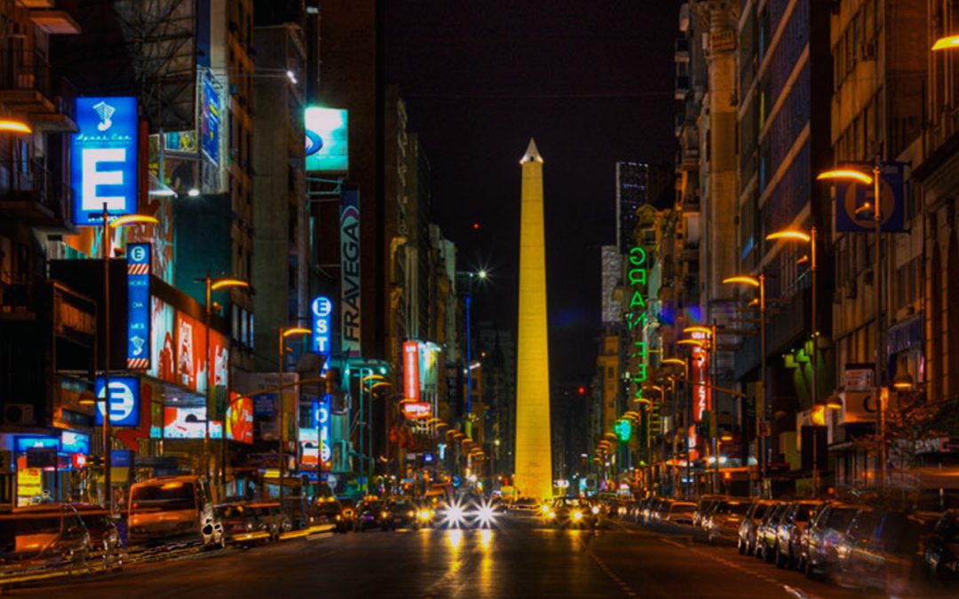 Recorremos la «Avenida de los Carteles»